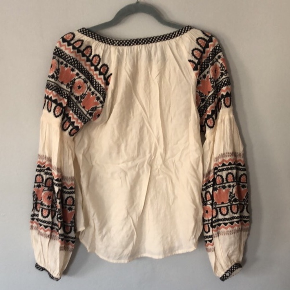 Patterned Blouse - Picture 4 of 5